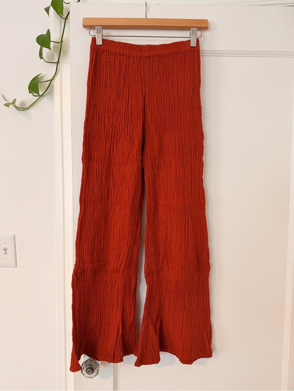 Thaluta Burnt Red Cotton Gauze Pants